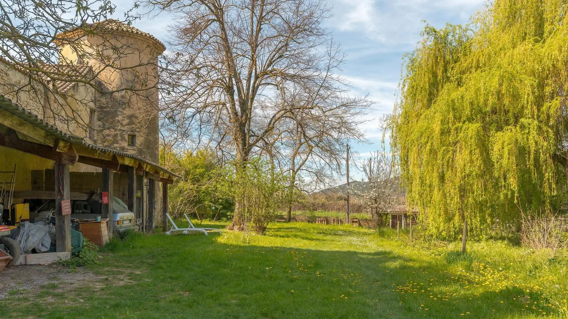 Ciel Bleu Chateau D'Allemagne